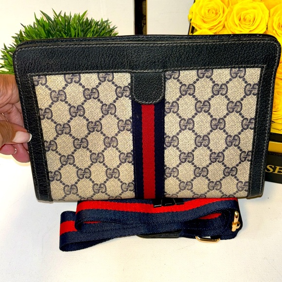 GUC Vintage Blue Gucci Sherry Line Clutch - Picture 11 of 11